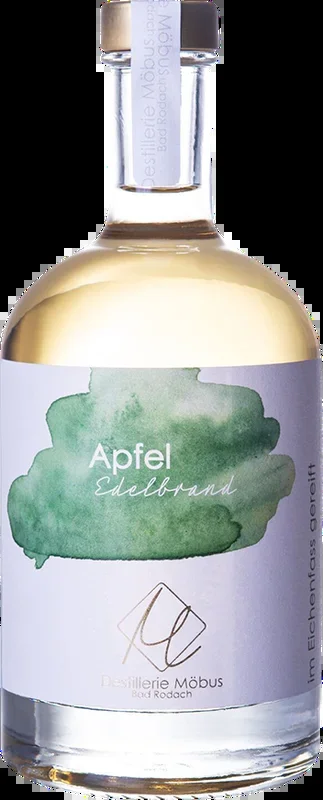 Apfel Edelbrand im Holzfass gelagert