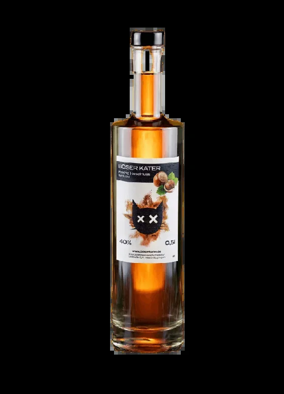 Böser Kater Freche Haselnuss