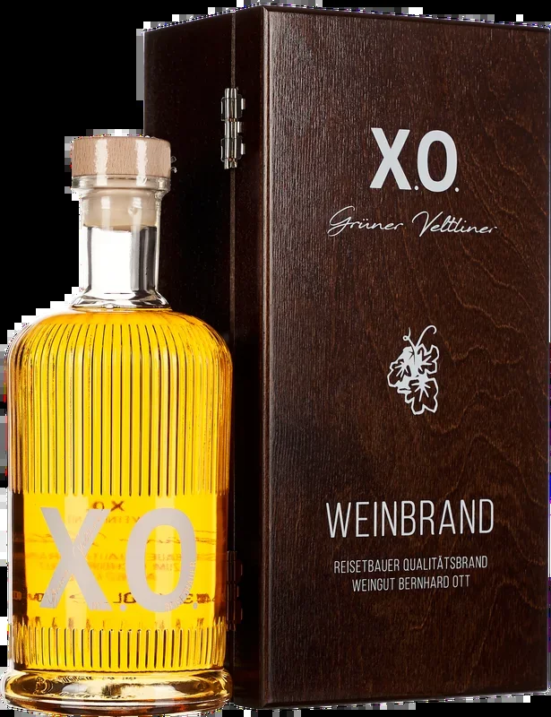 Grüner Veltliner Weinbrand XO 0,7 Liter in Holzkiste