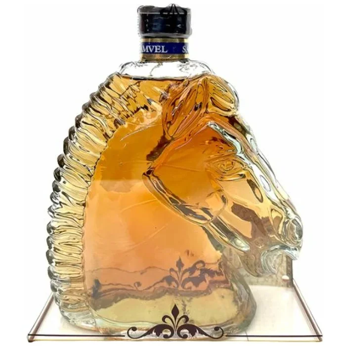 HORSE HEAD XO – 40%- BRANDY ARMENIA – 18cm high by 14cm wide