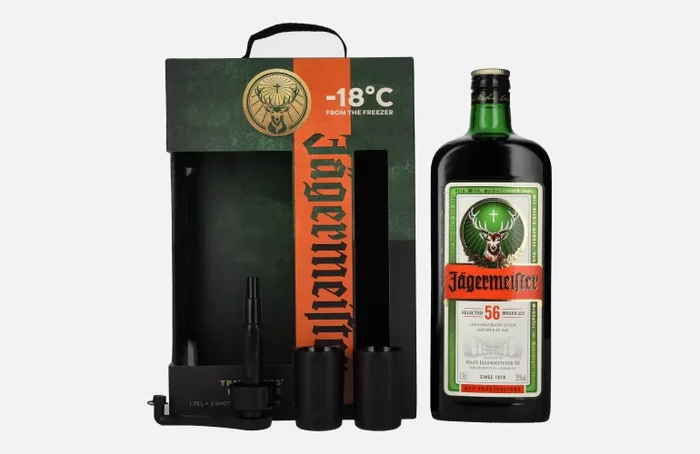 Jägermeister TRAVELLERS‘ EXCLUSIVE 35% Vol. 1,75l in Geschenkbox mit 2 Shotgläsern und Dosierpumpe