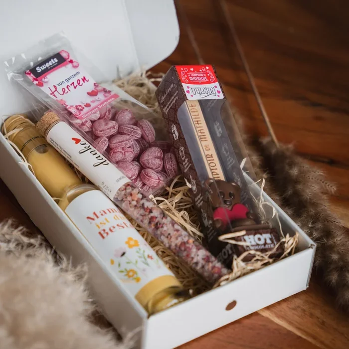 Muttertag Geschenk Set – Likör & Feinkost für Mama für nur 22€