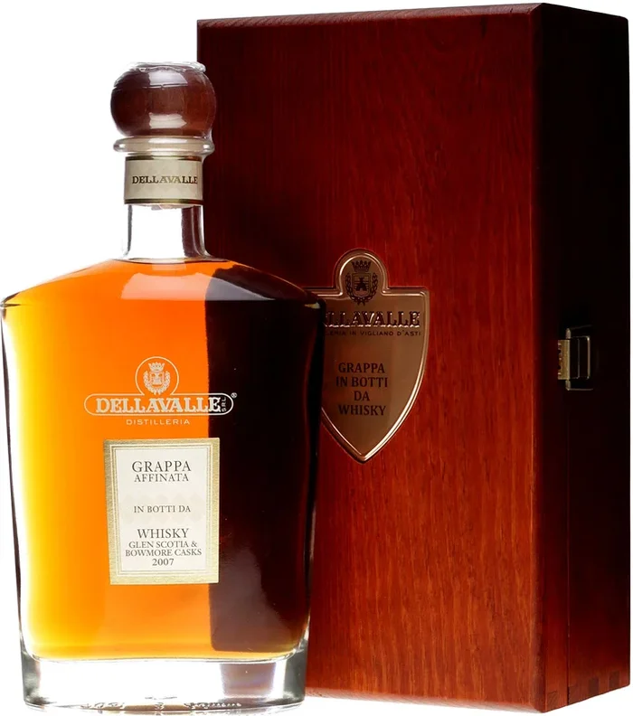 Roberto Dellavalle Grappa Affinata in botti da Whisky 0,7l 42%