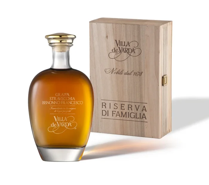 Top Selezione „Grappa Stravecchia Bisnonno Francesco“ inkl. Kästchen aus Weidenholz- Villa de Varda