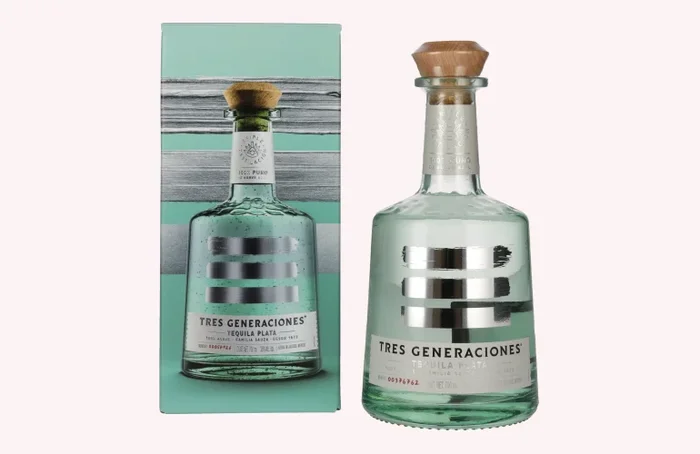 Tres Generaciones Tequila Plata 100% Puro De Agave Azul 38% Vol. 0,7l in Geschenkbox